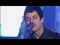 Green Day perform "Blitzkrieg Bop" at the 2002 Rock & Roll Hall of Fame Induction Ceremony