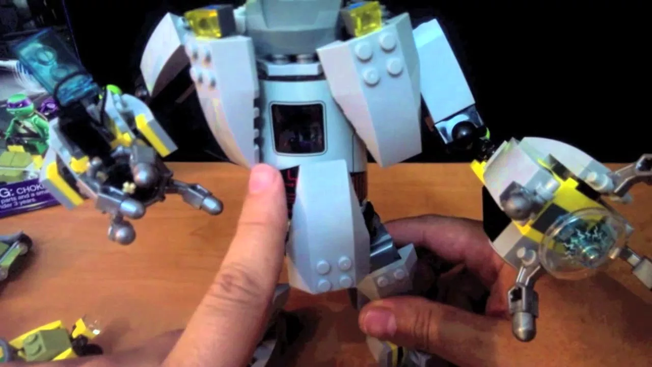 3D BAXTER ROBOT RAMPAGE - Lego Teenage Mutant Ninja Turtles 79105 Animated Review. 