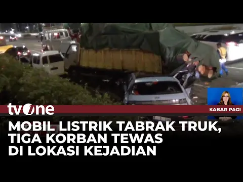 Mobil Listrik Tabrak Truk Muatan Kayu Tewaskan 3 Orang