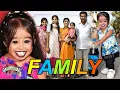 Jyoti Amge With Father Mother Brother Sister Friends