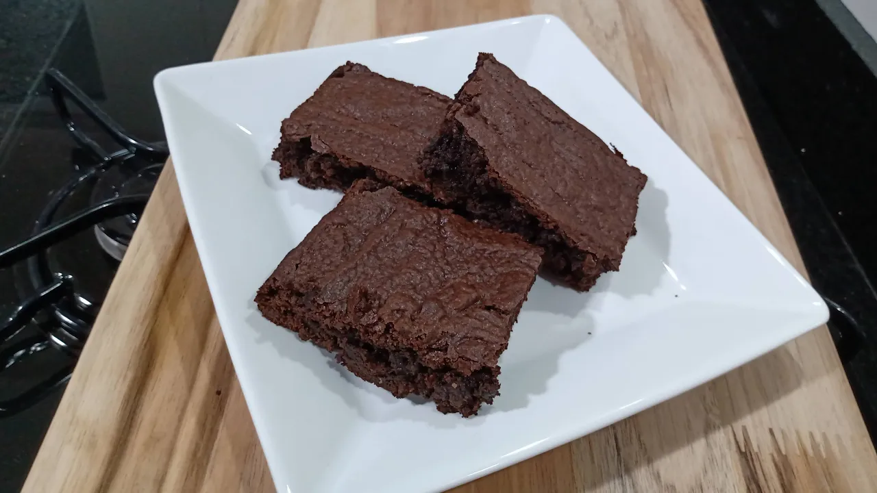 RECEITA DE BROWNIE - UMA SOBREMESA DELICIOSA COM POUCOS INGREDIENTES