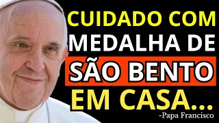 PAPA FRANCISCO NOS ADVERTE: O PODER DA MEDALHA DE SÃO BENTO E O DESTINO DE QUEM A TEM EM CASA