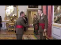 Lagu El Rey recibe a un grupo de tenientes generales y almirantes, en situación de reserva o retiro
