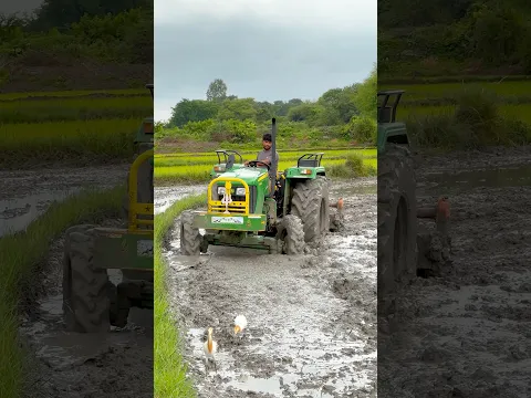 John Deere 4wd tractor working in mud #shorts #trending #tractor