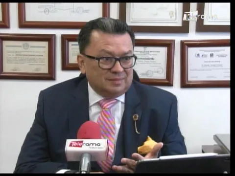 División en Colegio de Abogados del Guayas por posible salida de Salazar