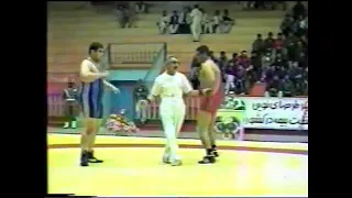 قهرمانی کشور اردبیل سال۱۳۷۵ دوبنده آبی فرهاد رسول زاده از تهران وزن ۱۳۰کیلوگرم 