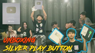 Download UNBOXING SILVER PLAY BUTTON MP3