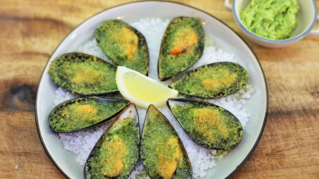 Broiled Mussels In Herb Butter   Baked Mussel Platter