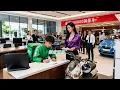 Download Lagu kurir beli mobil mewah tapi diusir, cuma pelayan perempuan yang sambut, dia orang terkaya