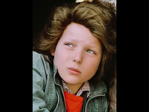 Le garçon qui a mis du chocolat sur la tête et a vu ses cheveux pousser magiquement#film #movie