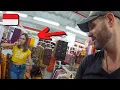 Download Lagu Trying to get Indonesian GIRLFRIEND \u0026 WIFE at Local Market 😱