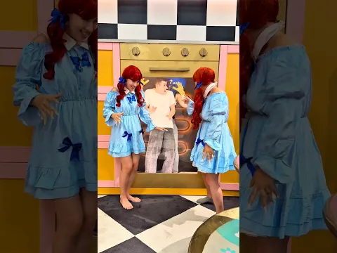 The guy was trapped…😬🫣 #pranks #poppyplaytime #twins