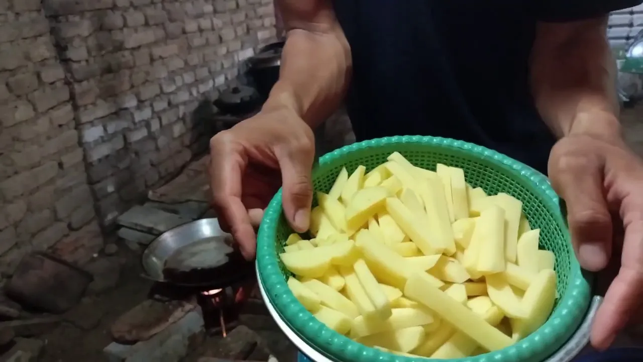 cara membuat kentang goreng kfc di rumah simpel. 