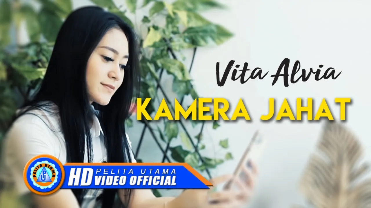 Lirik Dan Terjemahan Lagu Vita Alvia Kamera Jahat