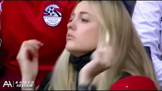 تركيز مخرج مباراة مصر و الجزائر علي مشجعة مصرية هنا سأسكت قليلا كأس العرب 