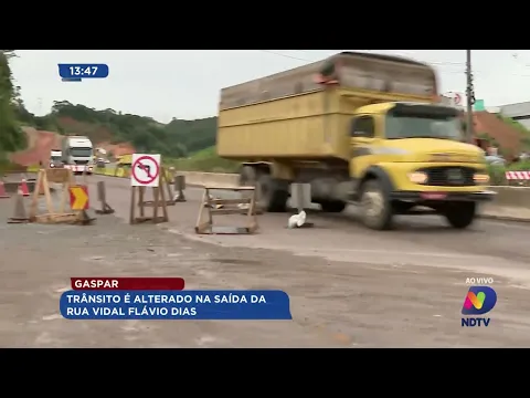 Trânsito é alterado na saída da rua Vidal Flávio Dias em Gaspar