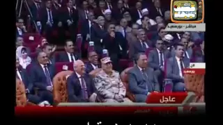 السيسى يقول لمواطن انا عايزك ورا مش عايزك قدام دندنها