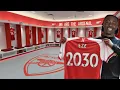 Download Lagu BREAKING: Eberechi Eze has arrived at Arsenal's London Colney training ground 💼
