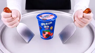 Mini Oreo strawberry ice cream rolls street food -  ايسكريم رول ميني اوريو