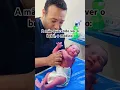 Download Lagu “Ah está testando os reflexos” É notável que o bebê está bem. O que você acha?