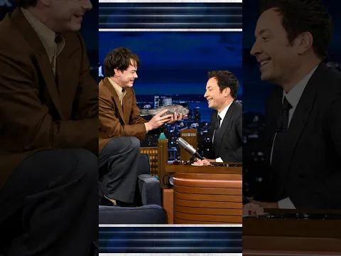 #CharlieHeaton & Jimmy do a Newfoundland Screech-In ceremony 😭 #FallonTonight