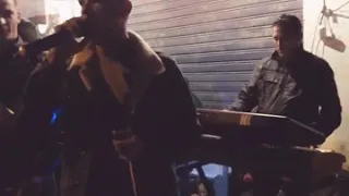 بصوت المرحوم الشيخ عزالدين الشلفي محمد المرة يبدع يا مرة حسنك و بهاك 