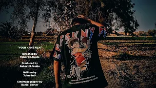 ابص روحي فجأة لقتني 