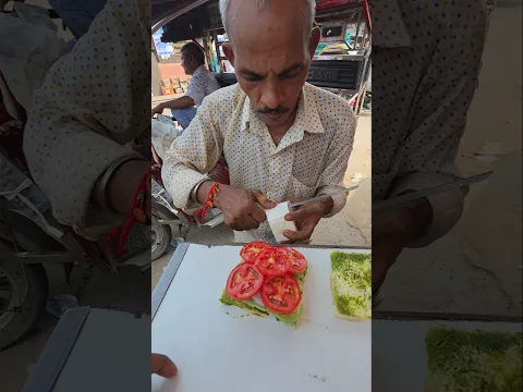 प्यारे से चाचा ने बनाके दिए sandwitch 😱 #viral #food