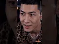 乞丐一腳將美女CEO踹到地上，她本想發火，豈料下秒乞丐竟徒手接住時速千米的子彈救下她的命！原來乞丐是無敵戰神！一人單挑橫掃整改地下黑幫， 美女CEO立刻獻出千萬聘他為私人保鏢，還想要嫁給他！