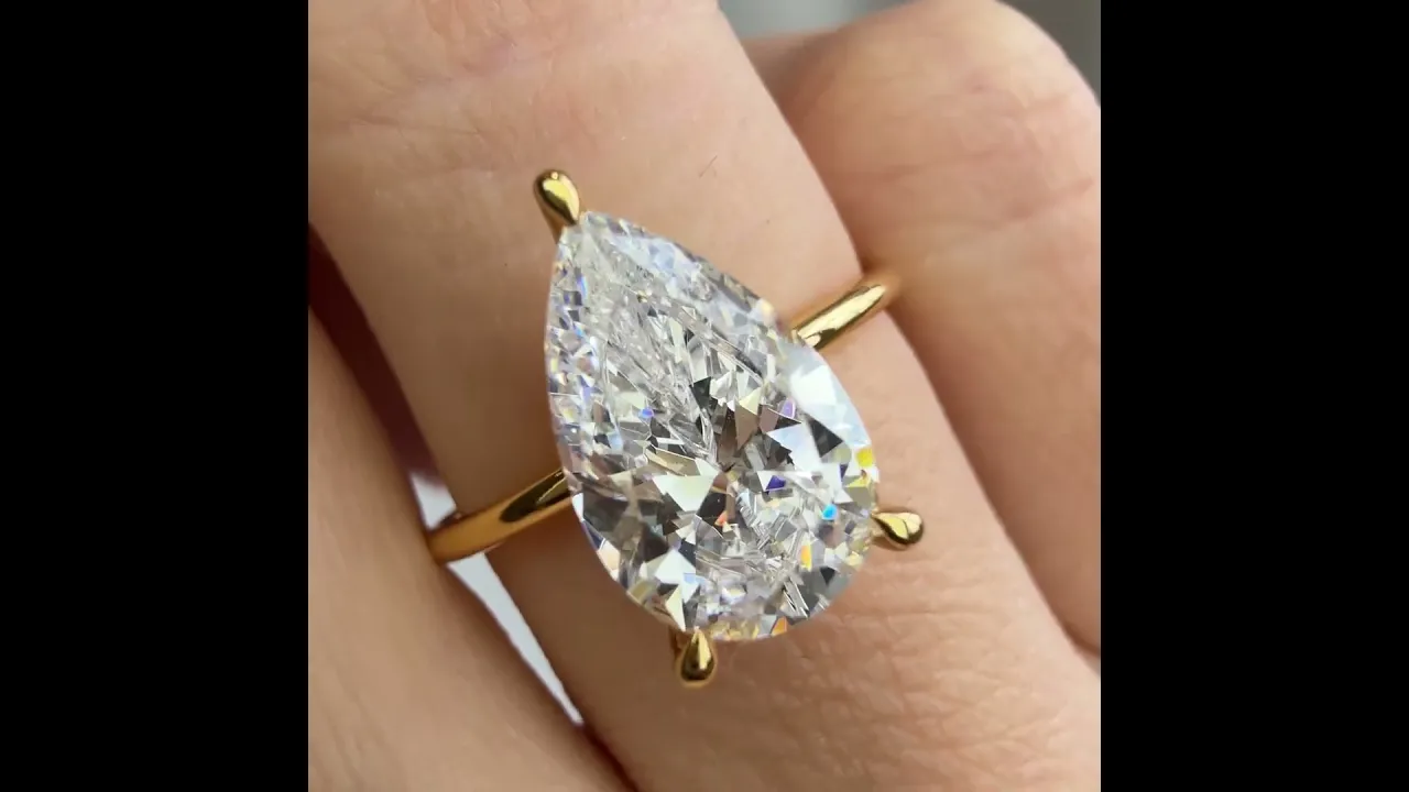 Elora丨Hidden Halo 2CT Pear Lab Diamond Ring with Basket Setting