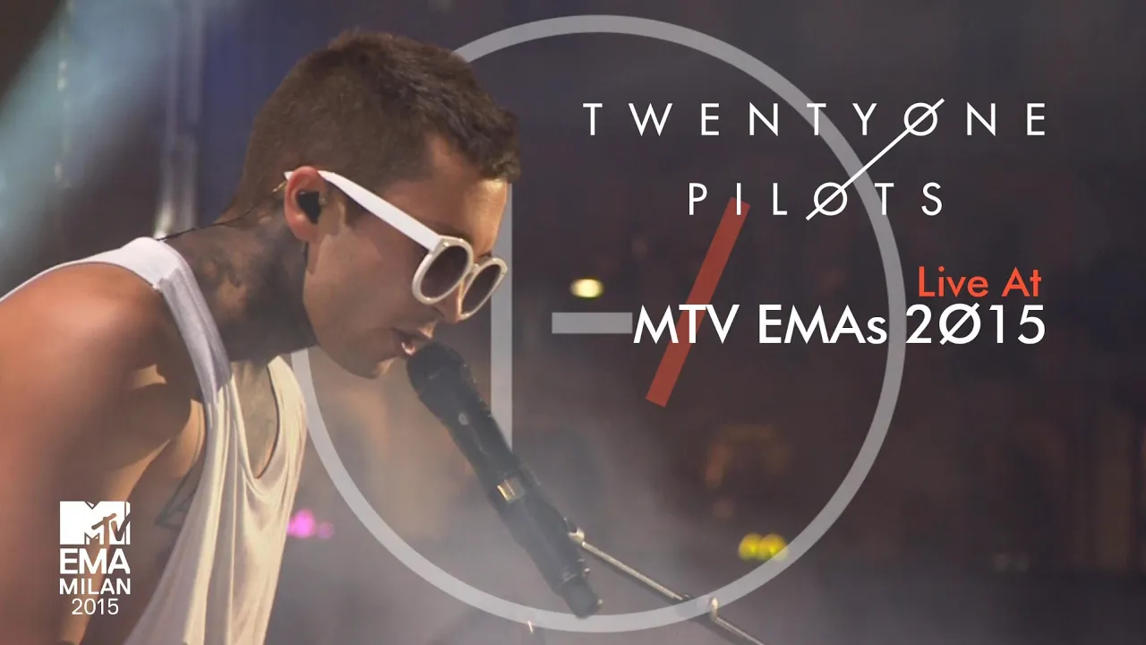 twenty one pilots - Tear in My Heart Live at MTV EMA 2015 (Source Quality - FHD)