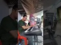 Lagu gitaris merangkap jadi pemain keyboard Siapakah orang itu