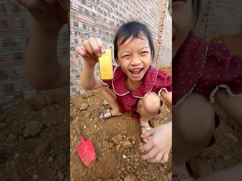 Sao Con Chả Đào Được Cái Gì Vậy...!