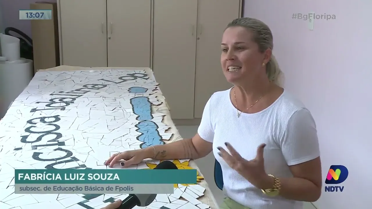 Projeto “ladrilhando com mosaico” produz arte com diversos materiais descartáveis em Florianópolis