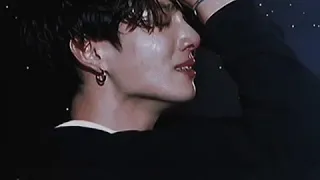 لحظة بكاء فرقةbts على اغنيه كافي من الدمع عاد 