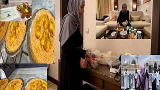 طبخنا برغل بالاوتيل وصاحب الحمله عملنا وليمه و وصلنا عالروضه المنوره