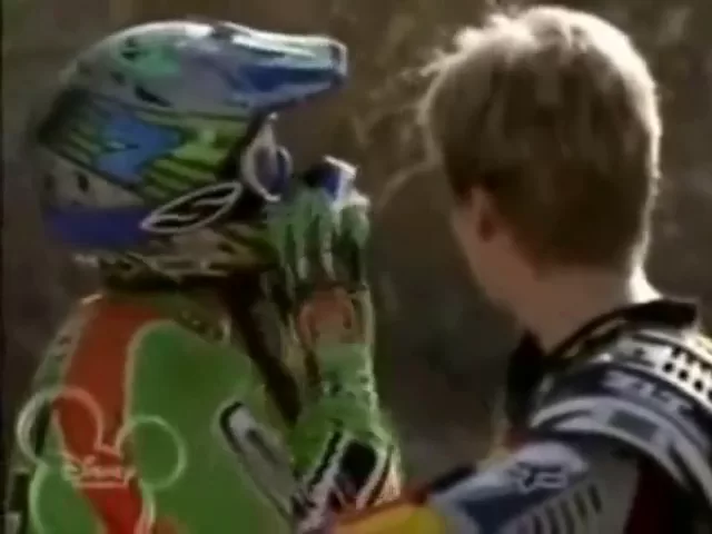 Disney Channel - Trailer Motocrossed