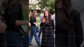 Does everyone know there are children on set Anne Hathaway tells paparazzi