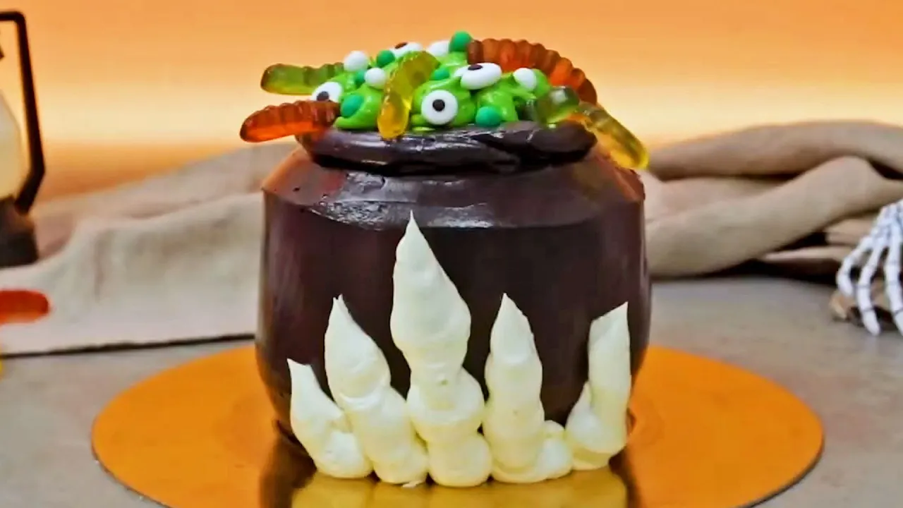 How To Make Witch Cauldron Cake   Spooky Halloween Cake Ideas By Hoopla Recipes
