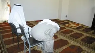 تفسير حلم الصلاة جالسا في المنام لابن سيرين و تفسير حلم الصلاة وانا جالسة دندنها