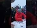 Lagu Guy Draws Turntable on Snow-Covered Table and Pretends to be DJ - 1100379-1