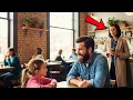 Download Lagu Sie stand allein im Café – ein Vater mit Kind winkte: „Komm, setz dich zu uns“.