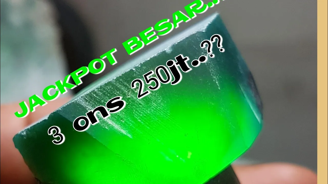 Info Pemesanan : 0816607401 3 Ciri Batu Bacan Doko Yang Asli : 1. Pastikan Kekerasan Batu Ini menggu. 