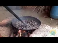 Download Lagu Traditional method of roasting cashews to retain the aroma and taste of cashew #shorts