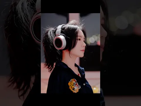 Have you watched the full video yet? 🥰🎧 New song is out now💕🥳 #jfla #dontfademeout #newmusic