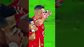 وبقول لك ايه الاهلي حاجه احب غيره ده استحاله 
