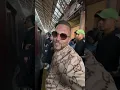 Download Lagu Questo tizio riesce sempre a trovare posto sui treni 😳