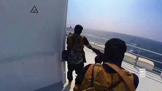 لحظة الاستيلاء على سفينة إسرائيل المخطوفه من جماعة الحوثيين 