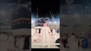 وخدوني والله معاكم يازوار النبي الاعلاميه صباح السمير في الحرم المكي 
