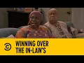 Lagu Winning Over The In-Laws | Bob Hearts Abishola | Comedy Central Africa